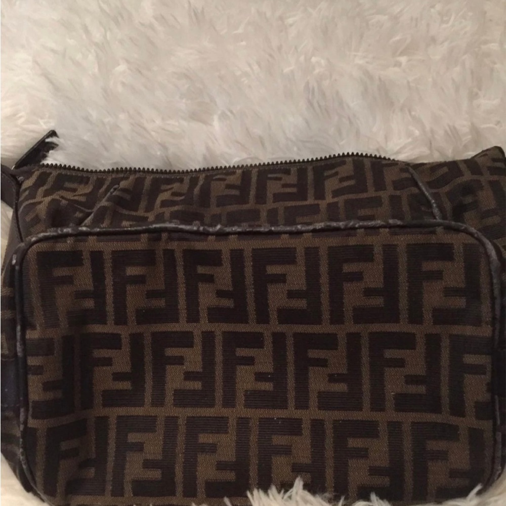 Authentic Fendi bag - Picture 4 of 11